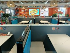 C10202位于五家渠市102团八一路临街餐饮旺铺转让