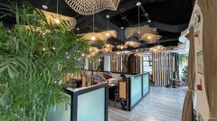 10204位于昌吉市延安南路天润酒店对面临街二楼营业中火