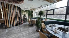 10204位于昌吉市延安南路天润酒店对面临街二楼营业中火