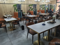 C10214位于昌吉五彩湾东方希望餐厅转让