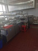 C10290位于准东五彩湾信达彩钢附近临街餐饮店面转让