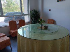 C10300位于昌吉市石河子西路融锦城二期临街餐饮店转让