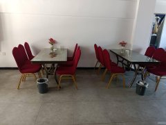 C10300位于昌吉市石河子西路融锦城二期临街餐饮店转让