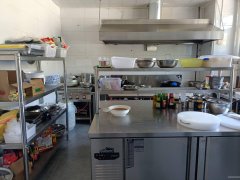 C10300位于昌吉市石河子西路融锦城二期临街餐饮店转让