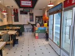 C10302玛纳斯青年路凤凰广场步行街全新店铺转让