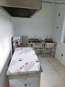 C10302玛纳斯青年路凤凰广场步行街全新店铺转让