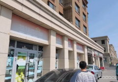 C9419位于昌吉市西外环河畔梅园小区附近临街商铺出租