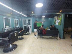 C10340跃进街沿街美发店转让