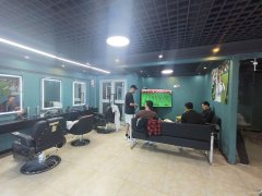 C10340跃进街沿街美发店转让