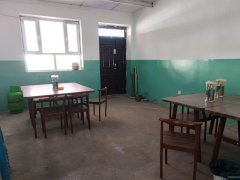 C10343米东大道与轮台路交叉口150平烧烤店转让