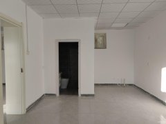 C10345阜康城关中心小学西农家小院及库房出租