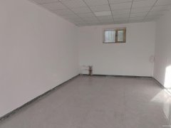 C10345阜康城关中心小学西农家小院及库房出租