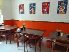 C10368位于昌吉市中山北路市三中附近临街餐饮店转让