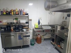 C10373位于昌吉市富友国际西门临街餐饮店转让