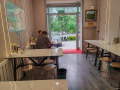 C10380米东区六建小区附近37平餐厅出租