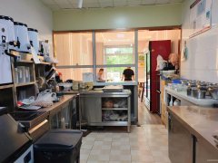 C10380米东区六建小区附近37平餐厅出租