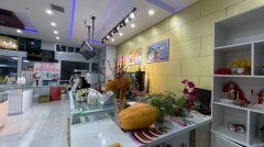 C10382位于五家渠库尔勒街学校对面营业中蛋糕店转让