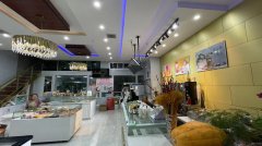 C10382位于五家渠库尔勒街学校对面营业中蛋糕店转让