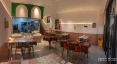 C10383位于伊犁市特克斯县九宫新城经三路滚烫的包子店转让