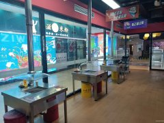 C10390位于昌吉市建国西路友好商场五楼餐饮旺铺转让