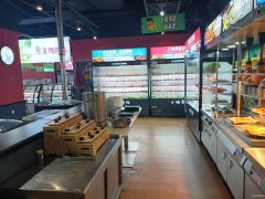 C10390位于昌吉市建国西路友好商场五楼餐饮旺铺转让