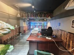 C10405万达商圈万达中心云台山街干果店转让