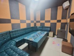 C10410粮校市场经营中店铺转让