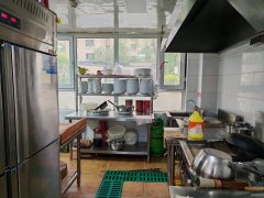 C10414爱情公寓72平餐厅转让