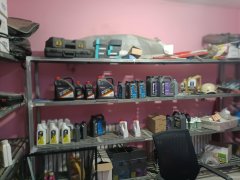 C10421位于昌吉市屯河路馨河湾小区北门附近临街机修洗车店