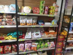 C10446昌吉市延安路森林大地东苑西门临街临期食品商店转让