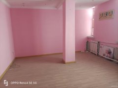 C10448位于昌吉市延安北路州党委巷口临街一层空房出租