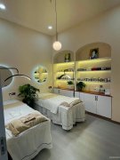 C10449位于昌吉市青年南路华东大厦附近临街商铺转让