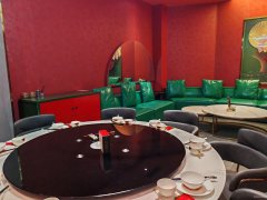 C10477万达华府三期金角银边餐厅低价转让