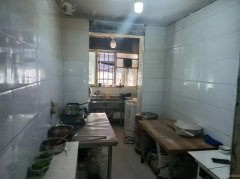 C10513位于乌市幸福花园附近餐厅转让