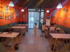 C10526位于五家渠君豪绿园一期临街快餐店转让