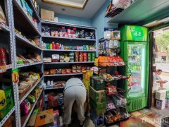 C10530英阿瓦提路18平商店转让