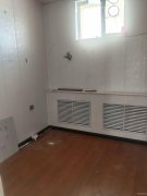 C10551位于昌吉市青年北路隆源超市对面临街营业中优质商铺