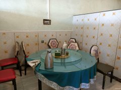 C10175位于五家渠外环路经营中餐饮旺铺转让