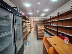 C10555呼图壁曙光步行街30平商店转让