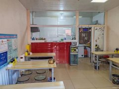 C10563店铺转让 位于呼图壁县昌化路中亚市场内餐饮店