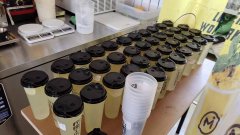 C10567位于阜康市商业街临街饮品店转让