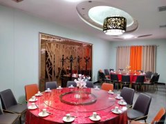 C10087昌吉市建设路回民小吃街餐饮旺铺转让