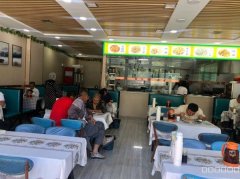 C10573店面转让 位于米东区名门华府小区门口餐饮店