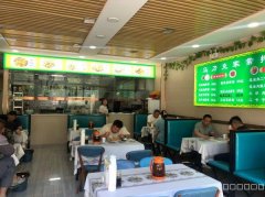 C10573店面转让 位于米东区名门华府小区门口餐饮店