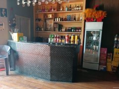 C10596位于阜康市碧琳城商业街附近临街餐酒吧转让