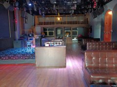 C10596位于阜康市碧琳城商业街附近临街餐酒吧转让