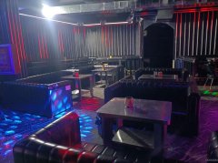 C10611位于昌吉市滨河路花间集附近临街酒吧转让