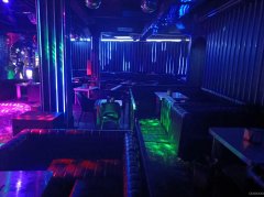 C10611位于昌吉市滨河路花间集附近临街酒吧转让