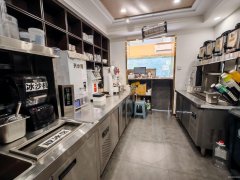 C10622南湖北路海大对面35平饮品店转让