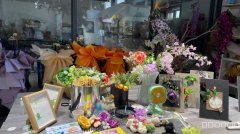 C10643位于昌吉乌伊路与北京路交汇处经营中鲜花店转让